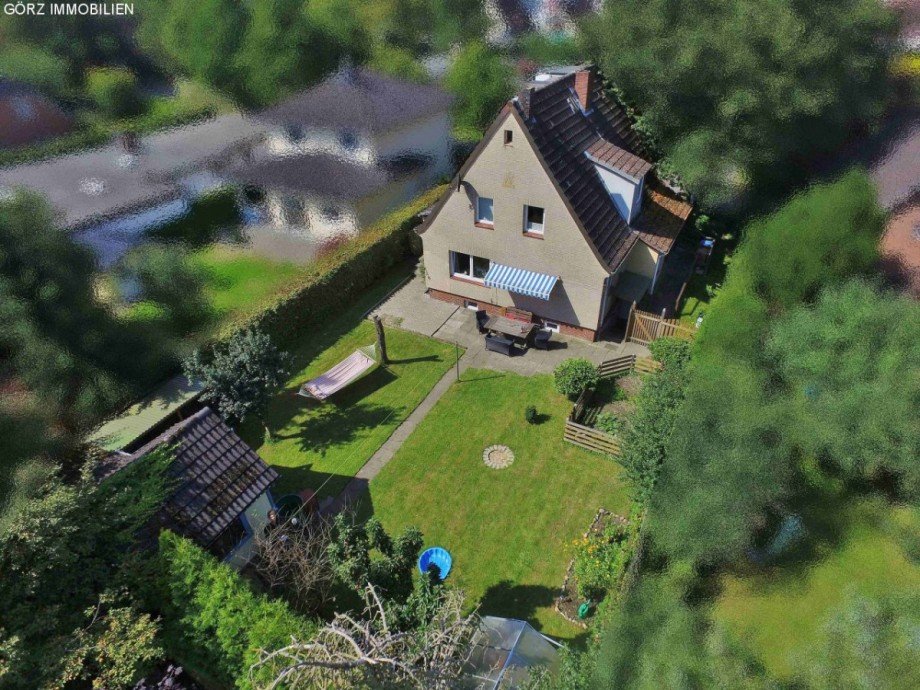 Der hintere Garten aus der Vogelperspektive Einfamilienhaus Pinneberg
