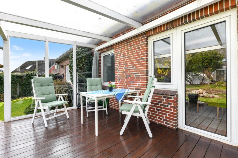 Terrasse_EG mit �berdachung Zweifamilienhaus Tangstedt
