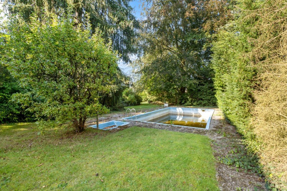 Garten zur R�ckseite mit Pool Einfamilienhaus Tangstedt