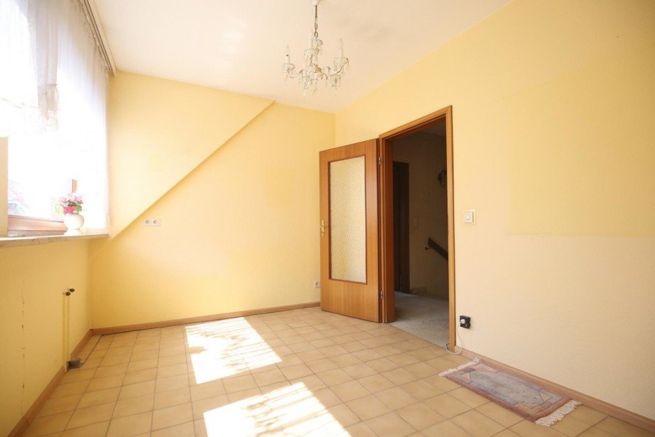 Zimmer 4 mit K�chenanschl�ssen Obergeschoss Einfamilienhaus Norderstedt
