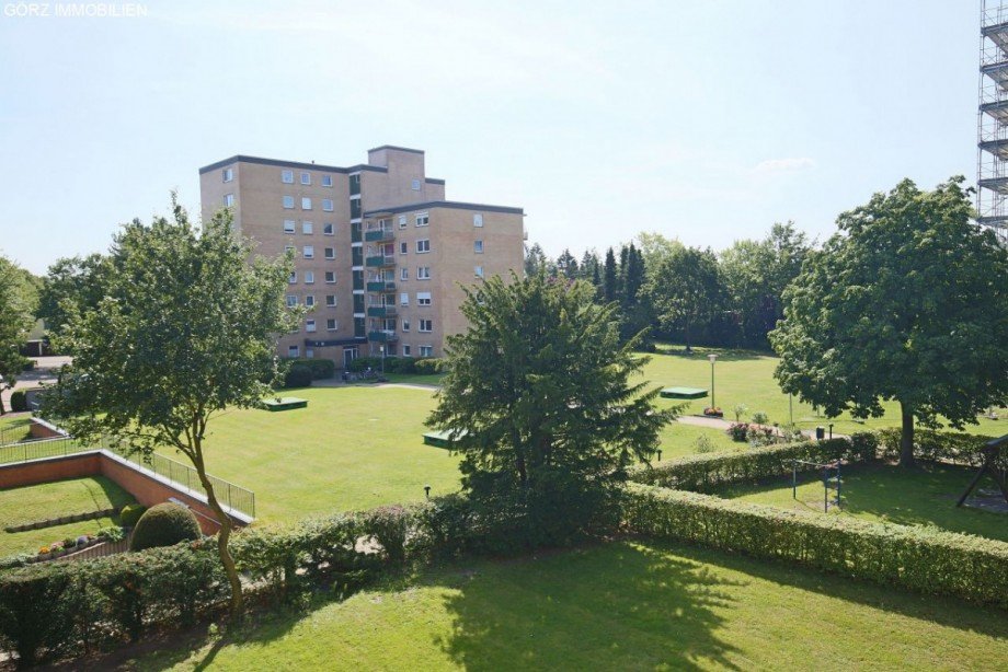 Blick ins Gr�ne Etagenwohnung Norderstedt