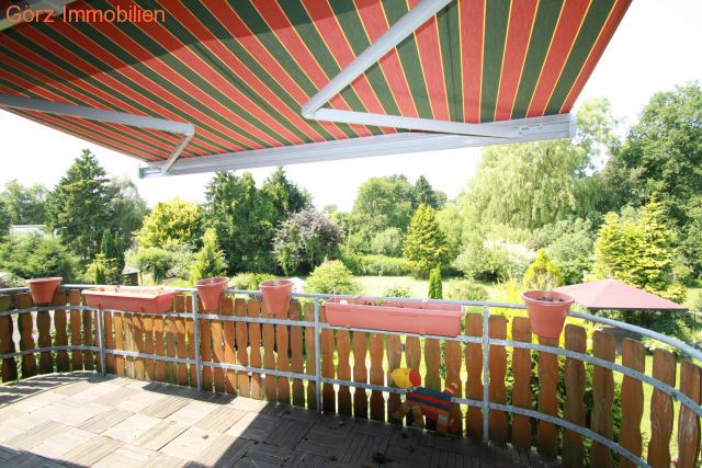 Balkon mit Markise Doppelhaush�lfte Pinneberg