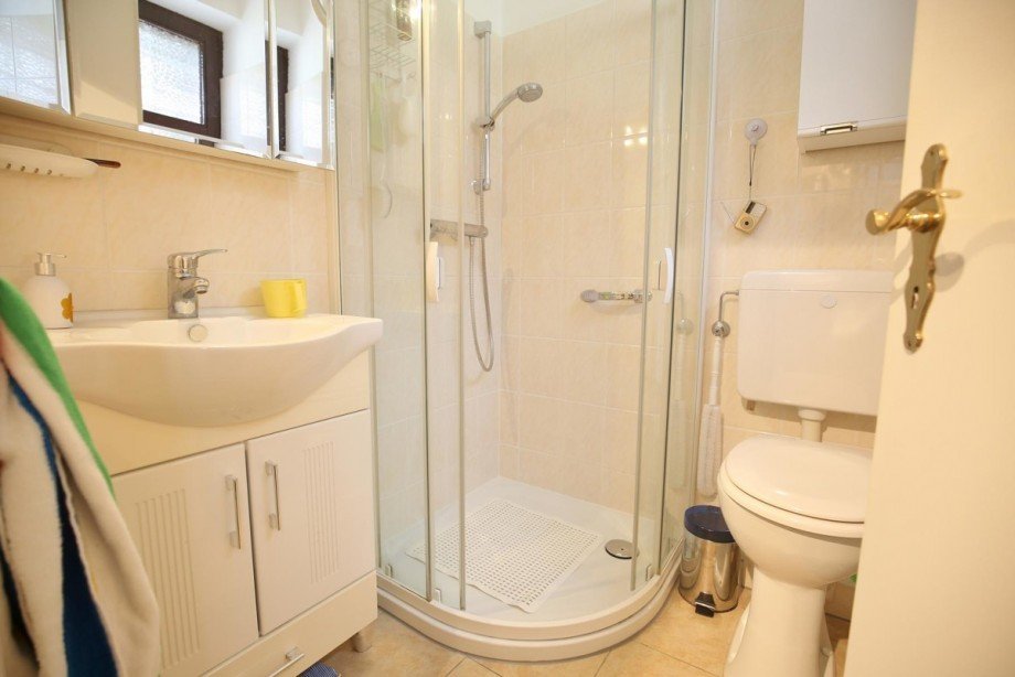 G�ste WC mit Dusche Reihenmittelhaus Norderstedt