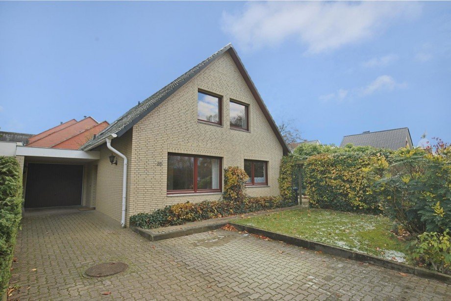 Stra�enansicht Einfamilienhaus Norderstedt