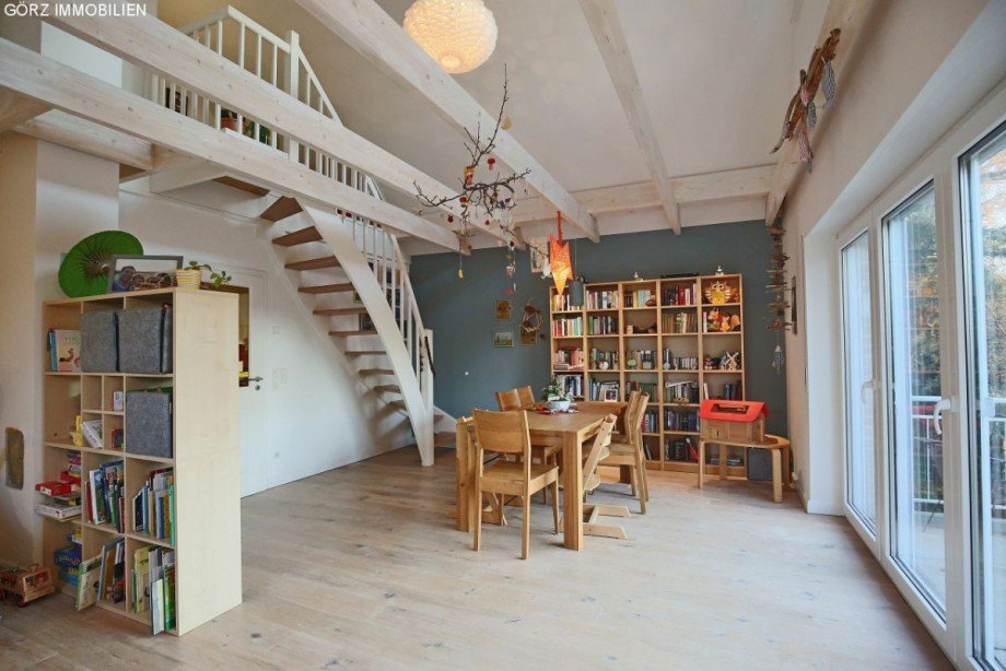 Treppenaufgang zum Spitzoden Maisonettewohnung Elmshorn