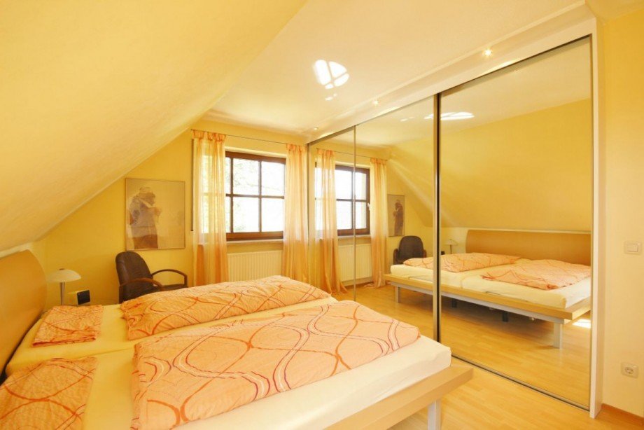 Schlafzimmer mit Einbauschrank Einfamilienhaus Norderstedt
