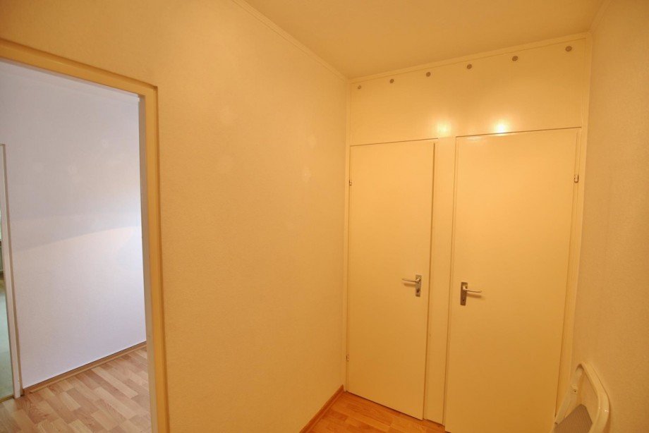 Flur mit Einbauschrank Etagenwohnung Norderstedt / Garstedt