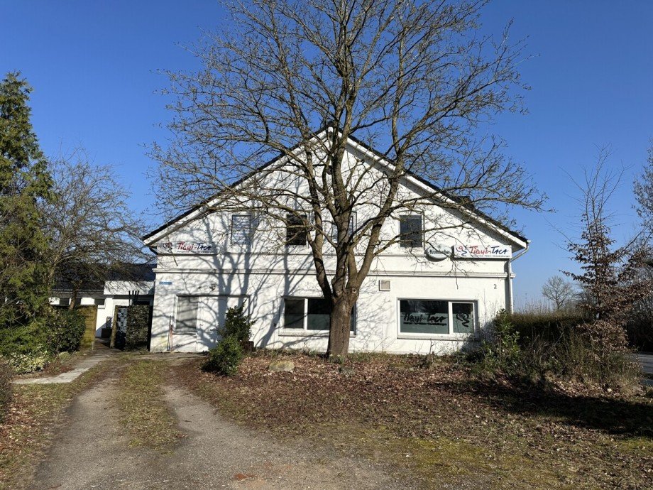 Ansicht vom Parkplatz Gastronomie Elmenhorst