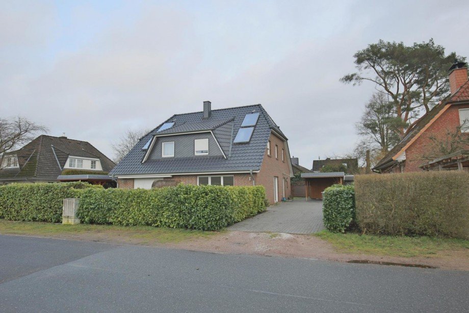 Stra�enansicht Doppelhaush�lfte Norderstedt