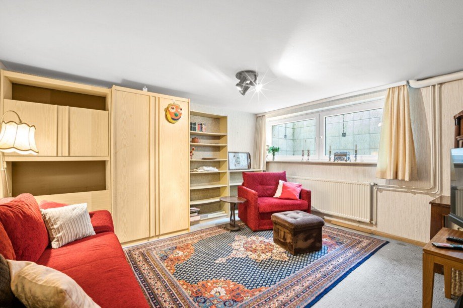 gro�er Raum im KG Reihenmittelhaus Norderstedt