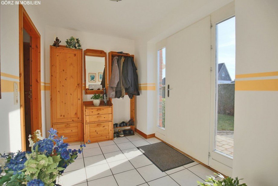Ger�umige Diele mit viel Platz f�r Ihre Garderobe Reihenendhaus Barmstedt