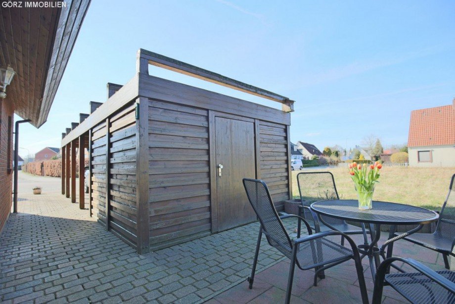Carport mit Schuppen Reihenendhaus Barmstedt