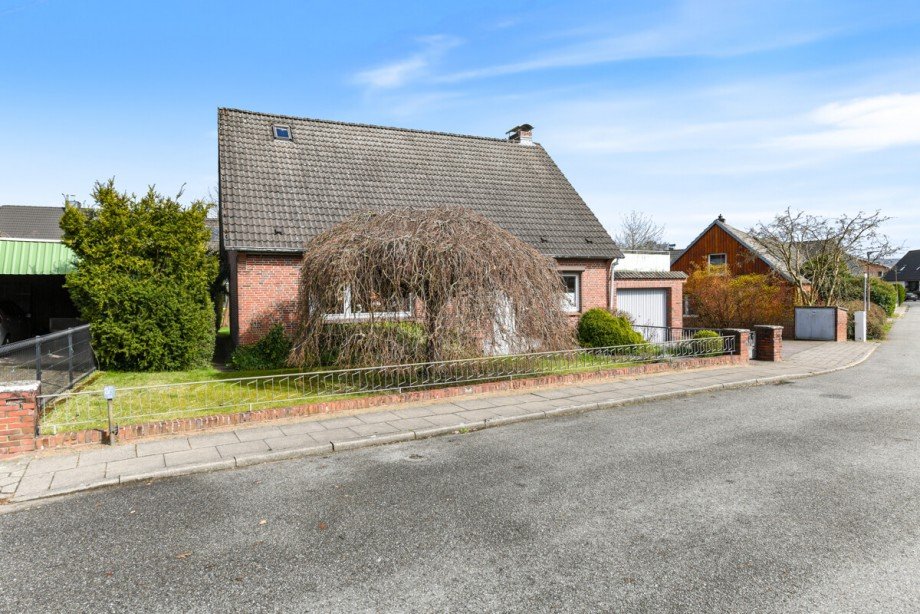 Hausansicht Zweifamilienhaus Tangstedt