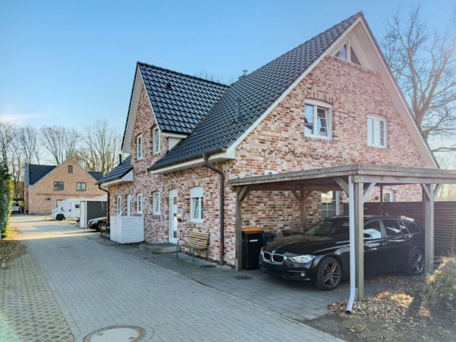 Carport Doppelhaush�lfte Henstedt-Ulzburg