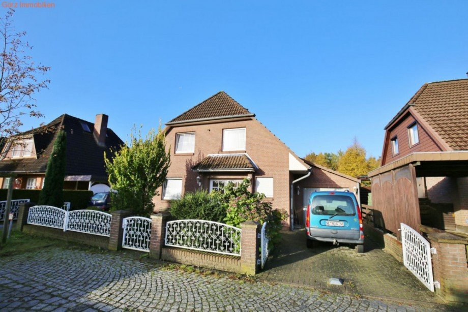Blick von der Stra�e Einfamilienhaus Norderstedt
