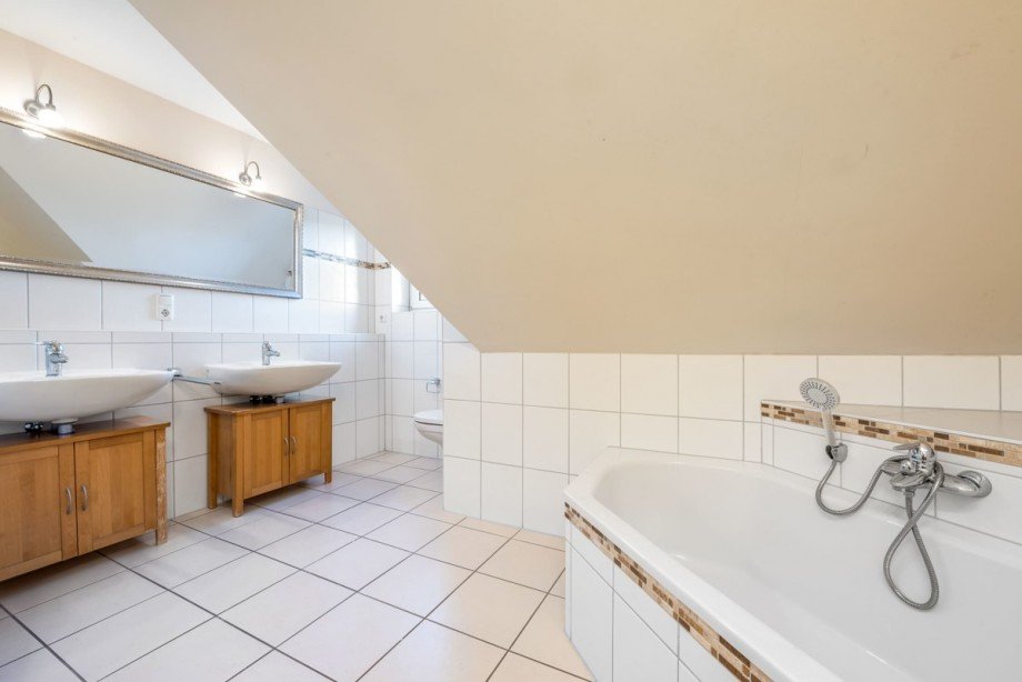 Vollbad OG Doppelhaush�lfte Kisdorf