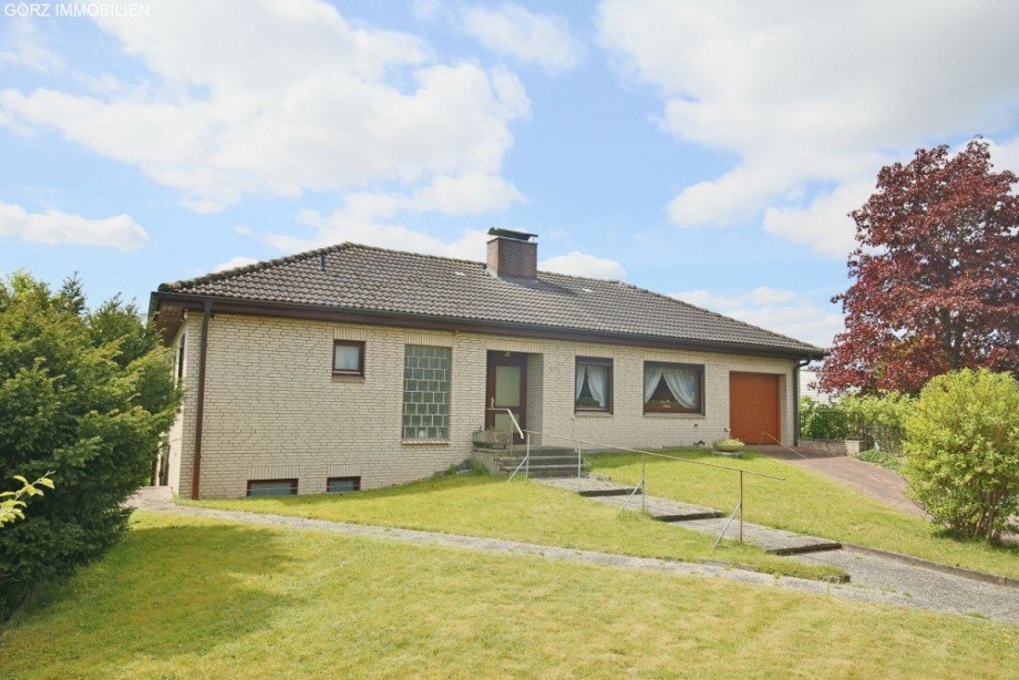 Eingang, rechts Garage und Auffahrt Einfamilienhaus Kattendorf