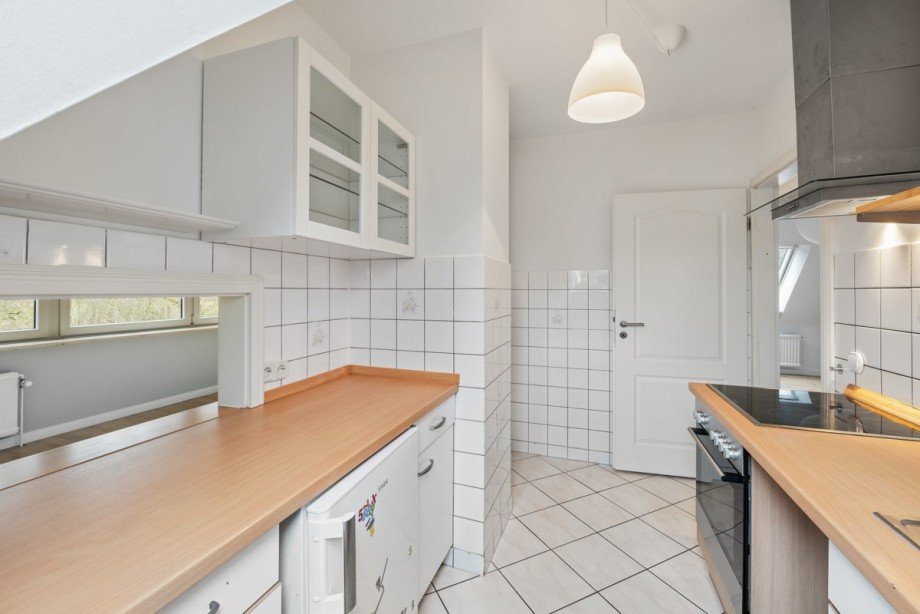 Einbauk�che/Durchreiche Dachgeschosswohnung Quickborn