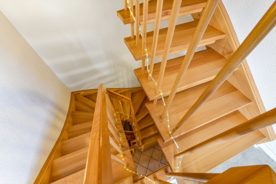 Holztreppen Doppelhaush�lfte Norderstedt