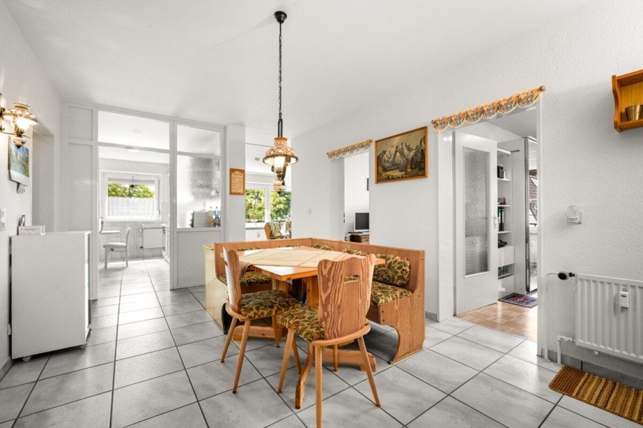 Diele, Blick in die K�che Etagenwohnung Quickborn