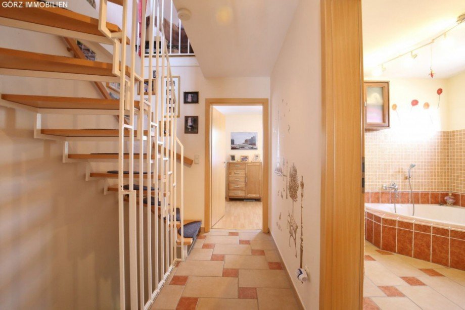 Blick in ein Schlafzimmer und ins Badezimmer Reihenendhaus Pinneberg
