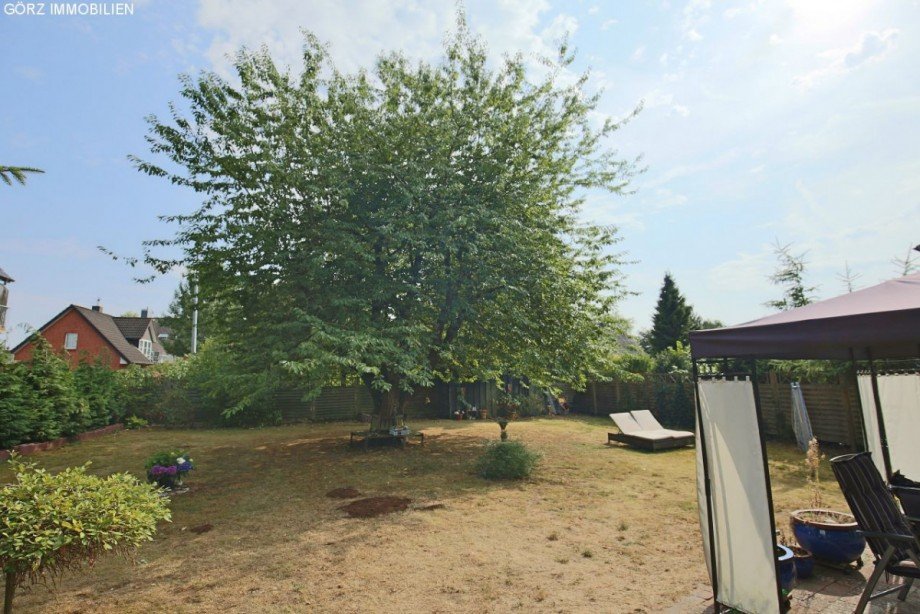 Blick in den Garten Einfamilienhaus Lentf�hrden