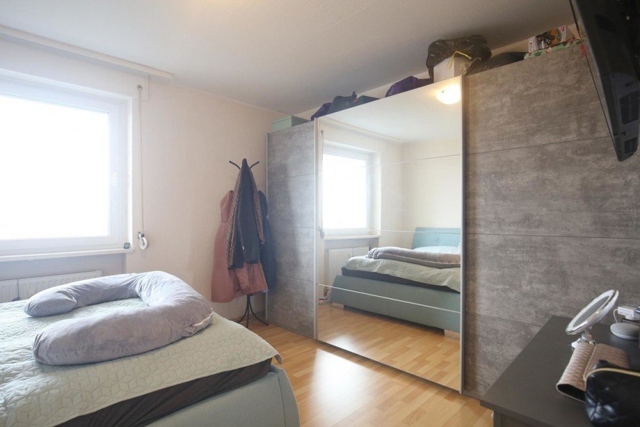 Platz f�r einen gro�en Kleiderschrank Dachgeschosswohnung Norderstedt