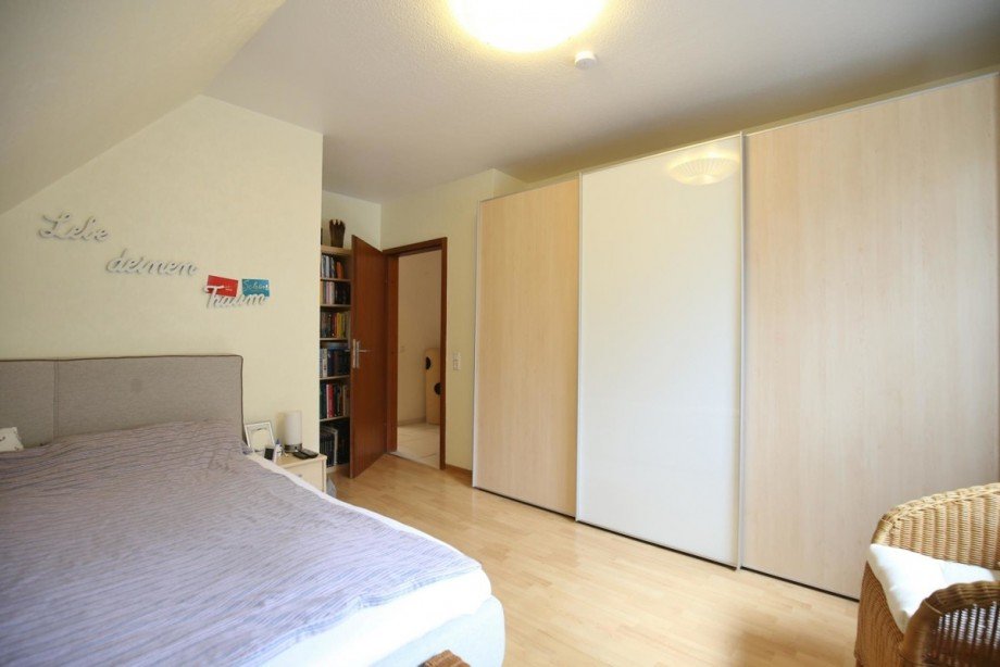 Platz f�r einen gro�en Kleiderschrank Doppelhaush�lfte Pinneberg