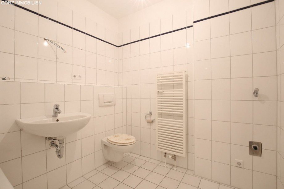 Badezimmer mit Waschmaschinenanschluss Erdgeschosswohnung Hamburg