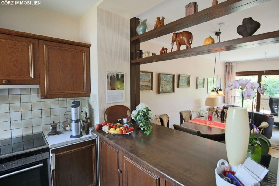 K�che mit Blick in den Wohnbereich Reihenmittelhaus Norderstedt