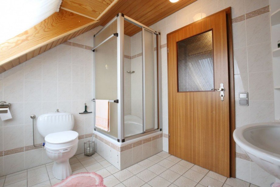 Badezimmer OG Einfamilienhaus Alveslohe