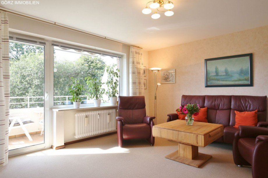 Helles Wohnzimmer Etagenwohnung Norderstedt