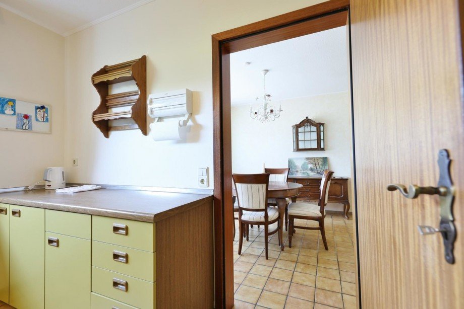 Blick aus der K�che zum Esszimmer Einfamilienhaus Henstedt-Ulzburg