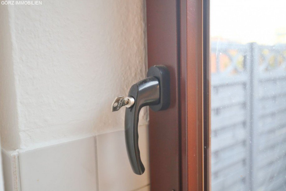 Fenster zum abschlie�en Reihenmittelhaus K�lln-Reisiek
