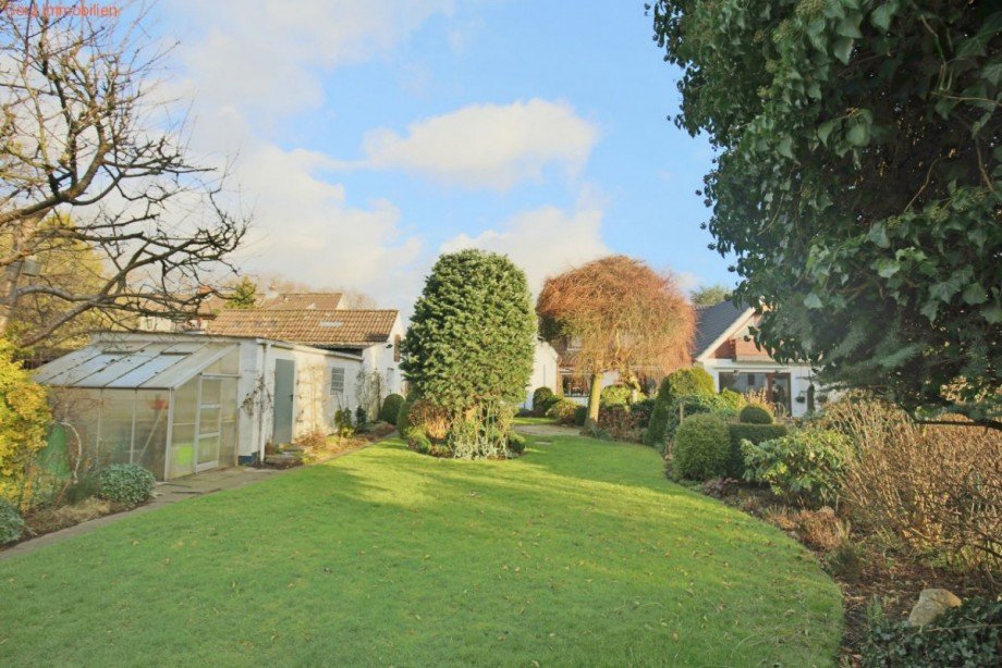 Garten mit Gew�chshaus Doppelhaush�lfte Hamburg