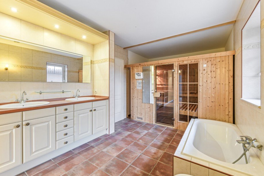 Vollbad mit Sauna Einfamilienhaus Hartenholm