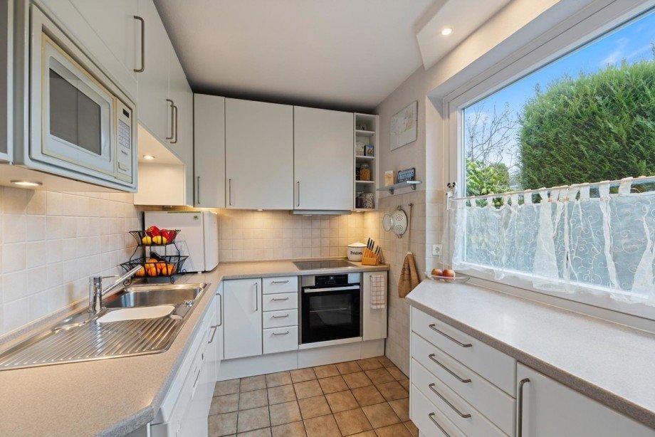EBK mit gro�em Fenster Reihenmittelhaus Norderstedt