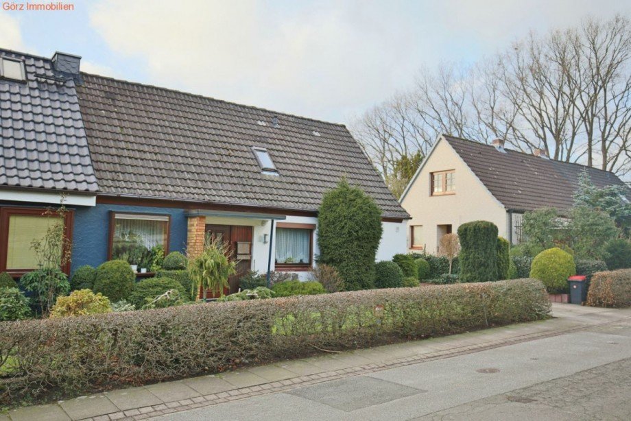 Ansicht von der Stra�enseite Doppelhaush�lfte Hamburg