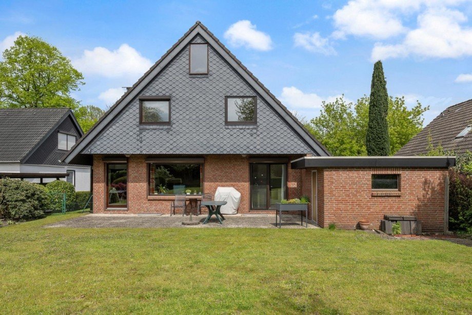 R�ckansicht Zweifamilienhaus Norderstedt