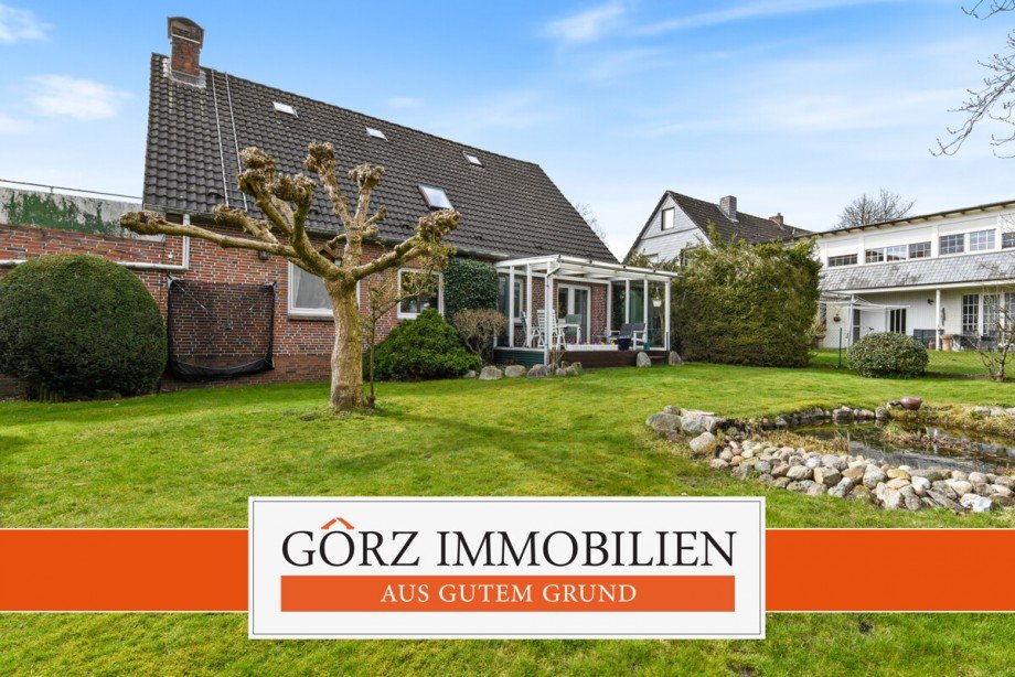 Hausansicht vom Garten Zweifamilienhaus Tangstedt