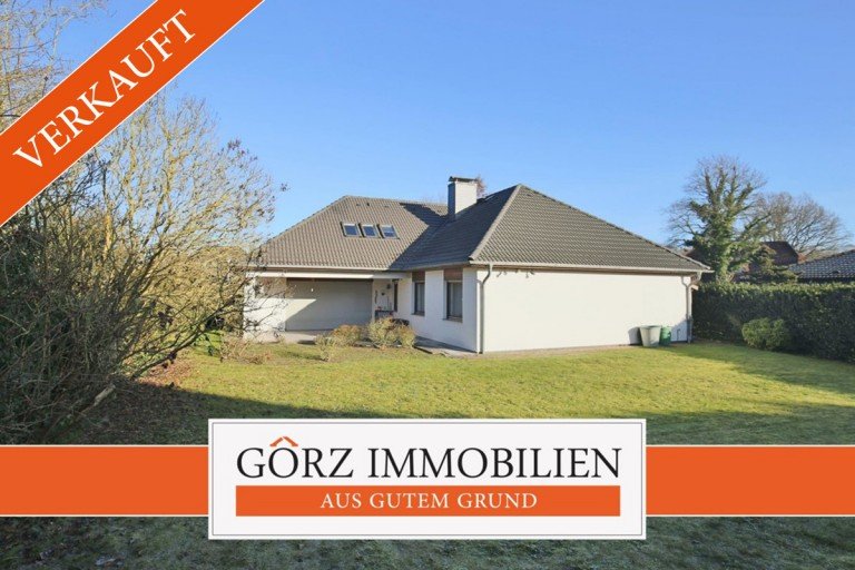 MC21911 Henstedt Ulzburg Einfamilienhaus *VERKAUFT* 415 m� Wohn-/Nutzfl�che. Gro�artiges Ein-Zweifamilienhaus in bester Lage von Henstedt-Ulzburg