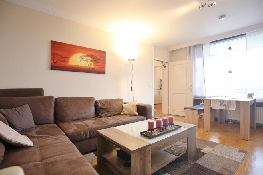 wei�e T�ren Etagenwohnung Quickborn