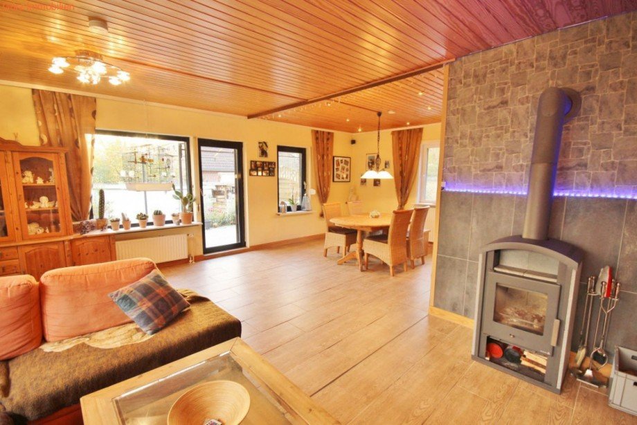 Wohnzimmer mit Kamin Doppelhaush�lfte Tornesch