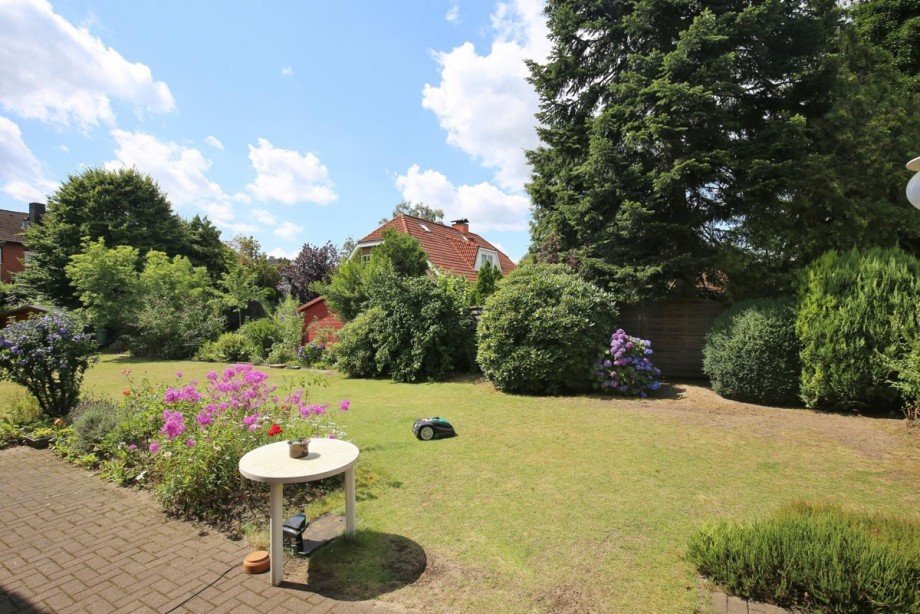 Gepflegter Garten Einfamilienhaus Norderstedt