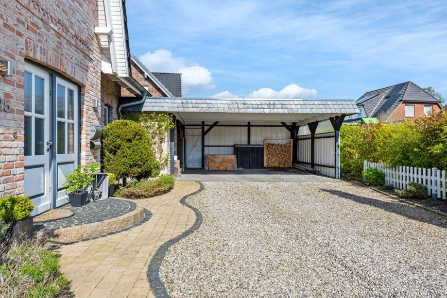 Vorhof + Doppelcarport Einfamilienhaus Henstedt-Ulzburg