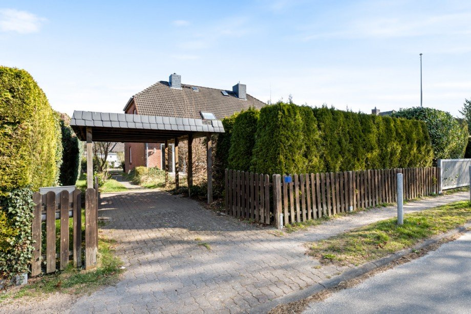 Carport Doppelhaush�lfte Norderstedt
