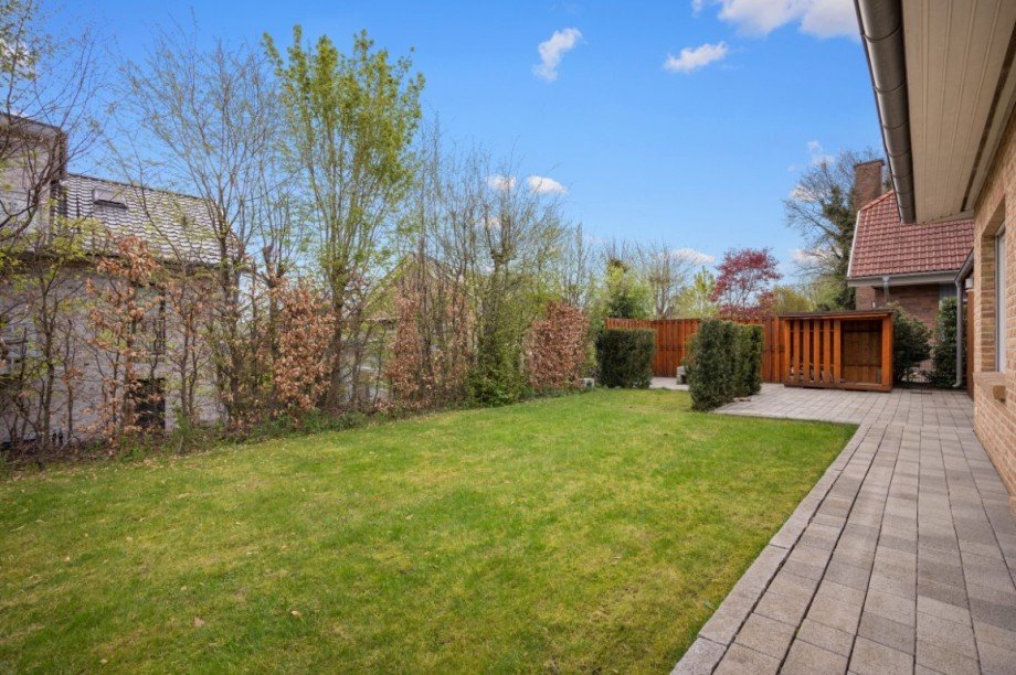 modern gepflastert Einfamilienhaus Gro�enaspe