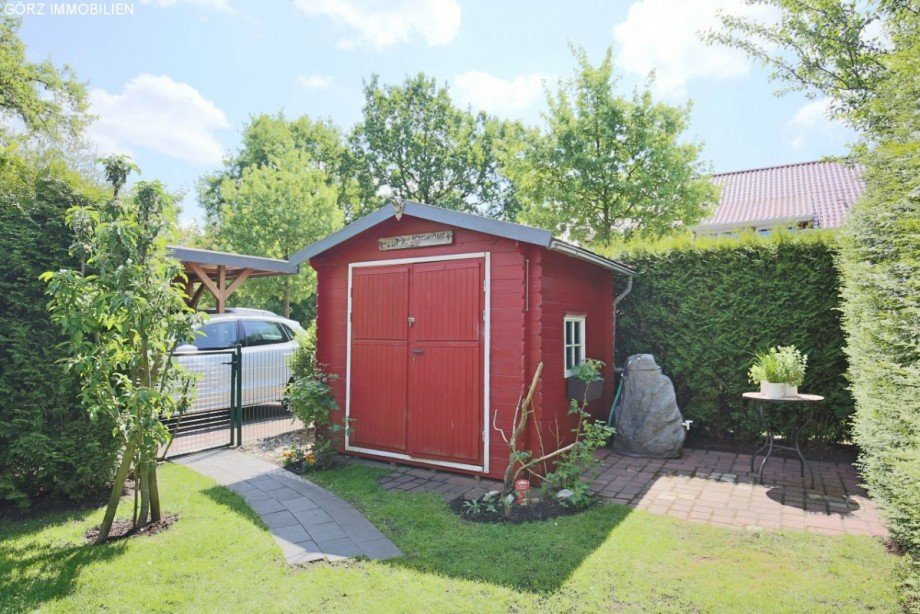 Gartenhaus und Schattenplatz Reihenhaus Norderstedt