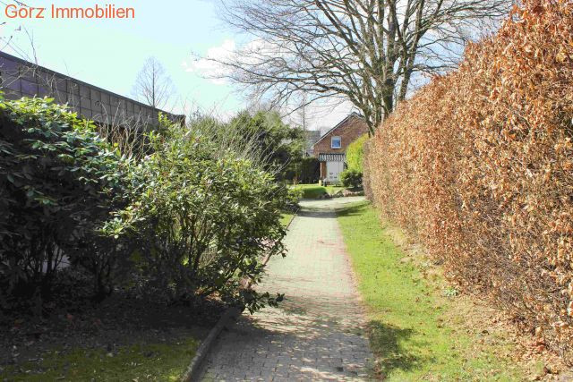 Der Zuweg zum Haus Bungalow Henstedt-Ulzburg