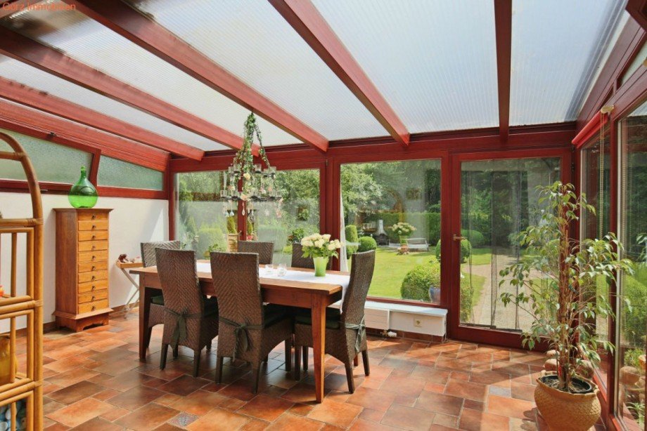 Der ger�umige Wintergarten/Essbereich Haus Hamburg